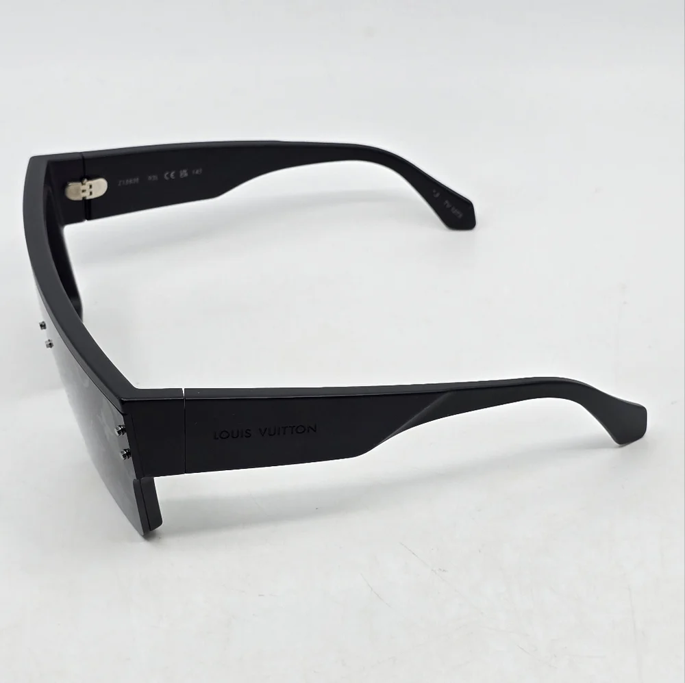 Louis Vuitton Waimea L Sunglasses